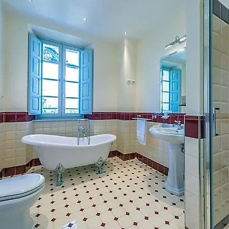 Relais Paradiso & 4*
